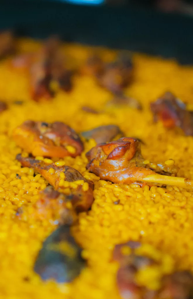 Arroz con conejo y caracoles